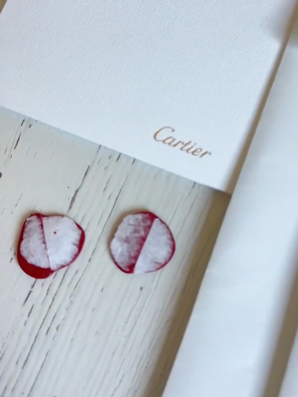 Cartier - 2 Red Shopping Bags & stationary - Picture 4 of 4